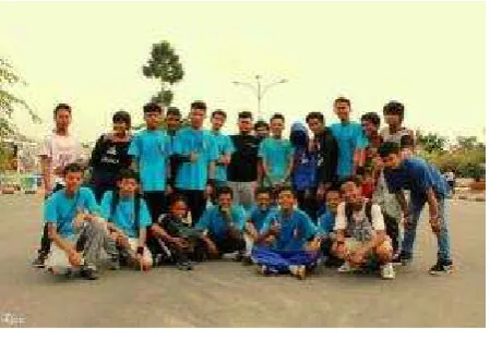 Gambar 1. 2 kelompok remajaSumber :