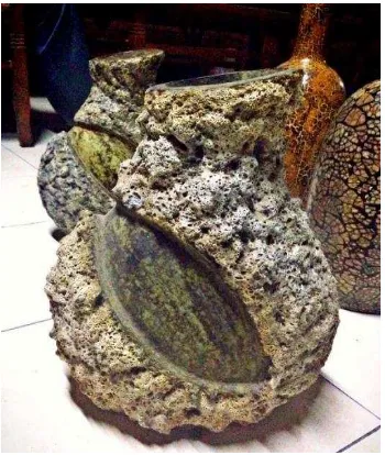Gambar XLV:  Keramik vas bunga jenis batu karang 
