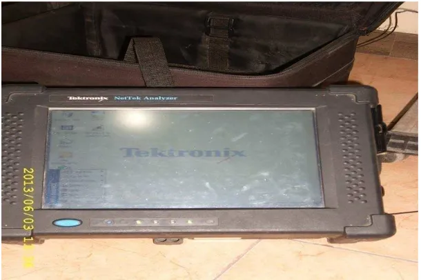 Gambar 2.11 Tektronix NetTek Analyzer Series Mini-OTDR 