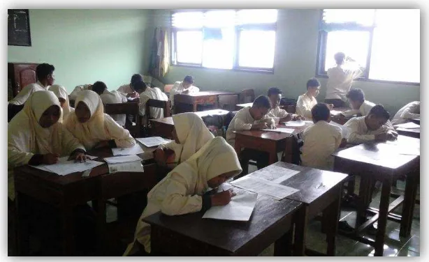 Gambar X : Suasana pembelajaran keterampilan batik di kelas 