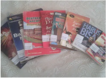 Gambar 2. Contoh Buku-Buku Hadiah 