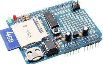 Gambar 2.6 Shield Data logger pada mikrokontroler arduino 