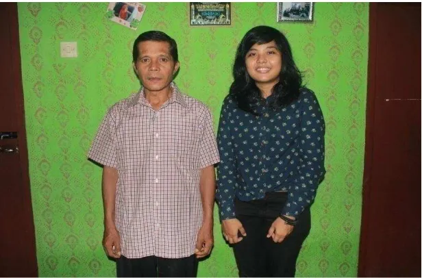 Gambar 1:  Bapak Ridwan Bersama Istri 