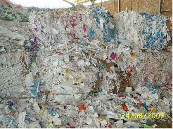 Gambar 1. Limbah sampah kertas.