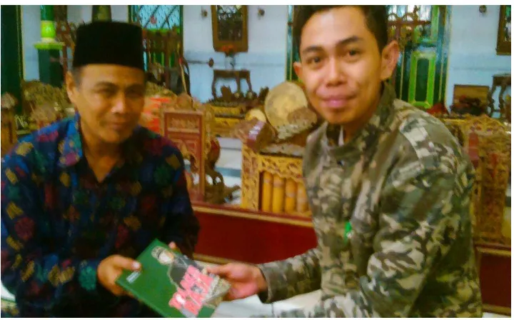 Gambar. 1. Foto Bersama Adik Sri Sultan Hamengku Buwono x GBPH Prabukusumo S.Psi dalam rangka diskusi penolakan Sabda Raja 