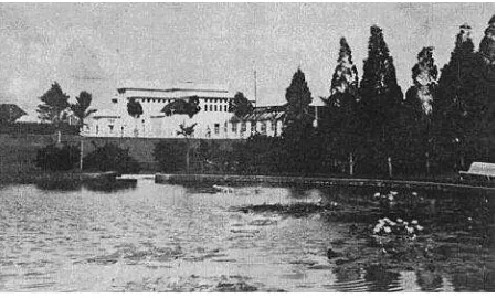 Gambar II. 5 Taman Maluku di tahun 1935, dengan bangunan 