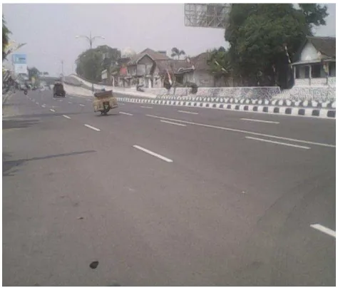 Gambar 5.9. Foto keadaan pelebaran badan jalan sebelum memasuki Underpass Jombor 