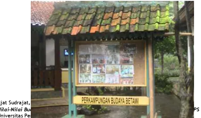 Gambar 4.1: Pintu Masuk Perkampungan Budaya Betawi Setu BabakanKelurahan Srengseng Sawah Kecamatan Jagakarsa Jakarta Selatan