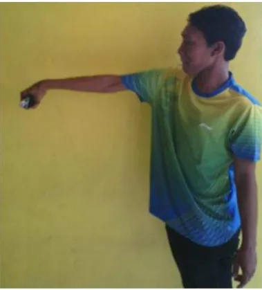 Gambar 9. Gerakan latihan Forward Handgrip