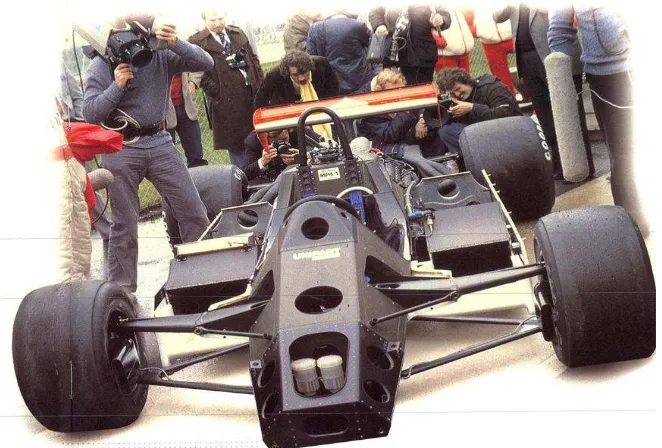 Figure 1: The original composite F1 chassis, McLaren MP4-1 (Savage, 2008) 