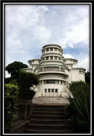 Gambar 25. Gedung Villa Isola Bandung 