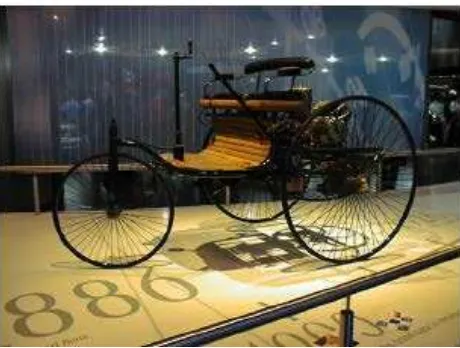 Figure 2.2: 1885 Benz Motorwagen with bench seat (Logitech)                                                  