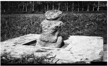 Gambar 2: Patung “Betoh Nyae”  di Pakauman Grujugan Bondowoso