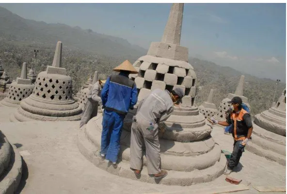 Figure 1. The situation of Borobudur Temple after the eruption of Mt. Merapi in 2010. Borobudur Conservation Office's photo documentation