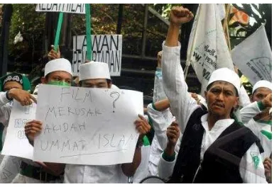 Gambar I.I Konflik protes film “?” (tanda tanya) oleh MUI (Majelis Ulama Indonesia) di bandung