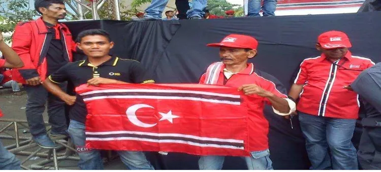 Gambar 2: Bendera Aceh dengan Lambang Bulan Bintang. 