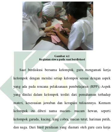 Gambar 4.1  Kegiatan siswa pada saat berdiskusi 