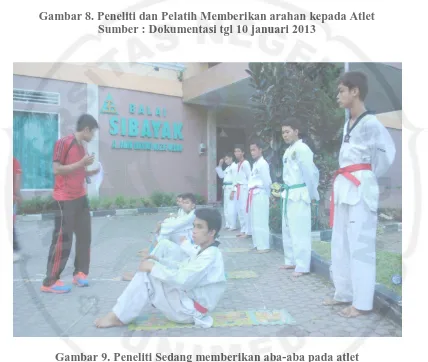 Gambar 9. Peneliti Sedang memberikan aba-aba pada atlet Sumber : Dokumentasi tgl 11 Februari 2013  