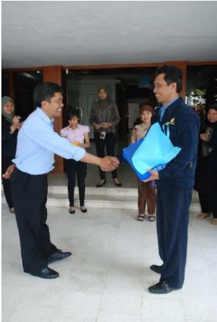Gambar 2.3 Kunjungan Politeknik Negeri Sriwijaya Palembang dan Pusat   Penelitian dan 