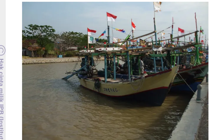 Gambar 4  Perahu nelayan payang Desa Bandengan Kabupaten Cirebon 