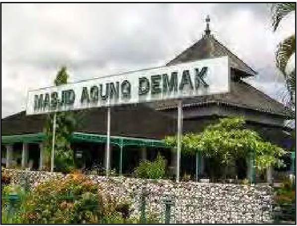 Gambar 27. Gapura Majapahit                                                                                             
