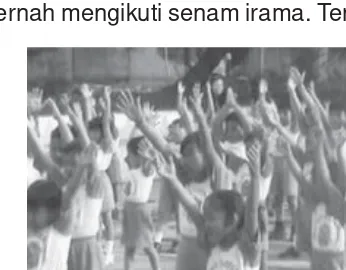 Gambar 4.1 Siswa-siswi SD melakukan senam irama