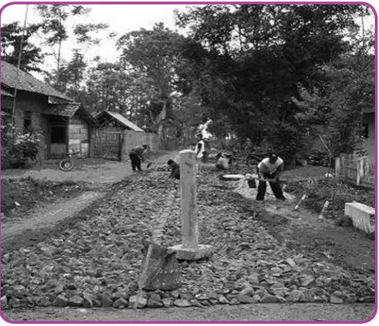 Perbaikan jalan di desa Gambar 1.7