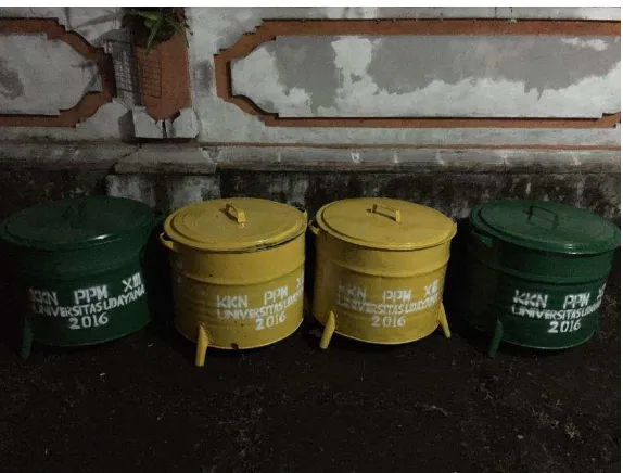 Gambar 1. Tempat sampah untuk program pengadaan tempat sampah di SDN 1 