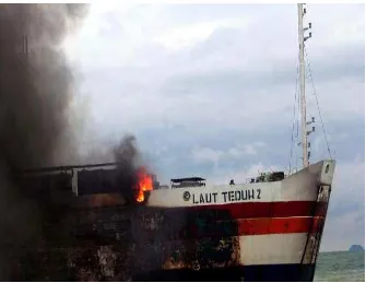 Gambar 11. Kebakaran kapal yang menimbulkan kerugian materi dan jiwa 