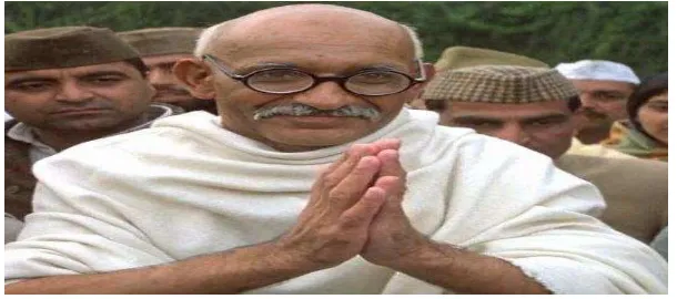 Gambar 2.5                                        (Sumber: film Mahatma Gandhi menghadiri upacara doa bersama  Gandhi pada jam ke 03:02:23)