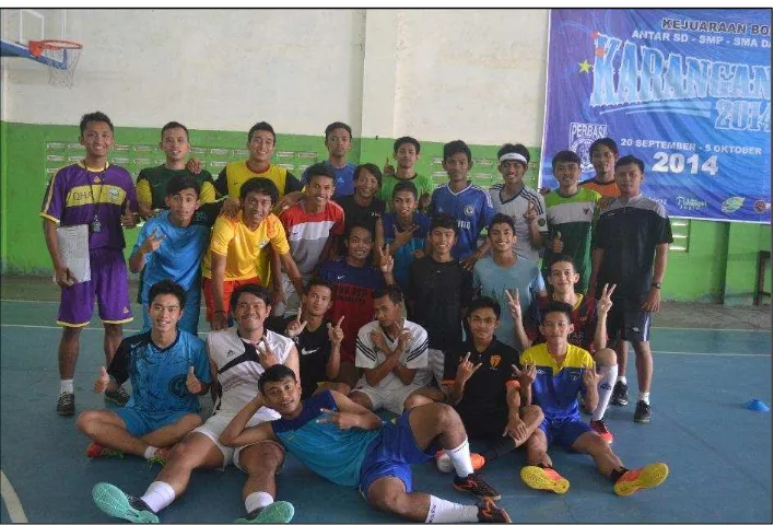 Gambar 1.3 Pemain dan Staf Pelatih tim futsal Pra PON Jawa Tengah  tahun 2015 