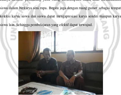 Gambar 3. Wawancara dengan kepala SMP Negeri 1 Mayong Jepara (Sumber: Dokumentasi penulis 2011) 