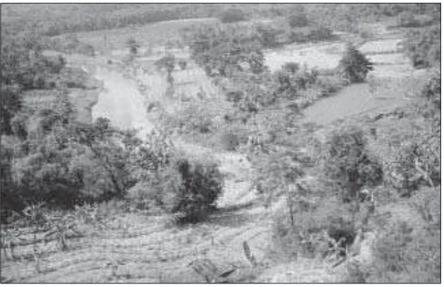 Gambar 1.25 Kubah Sangiran di Ngandong Jawa Tengah.Sumber: Indonesian Heritage.