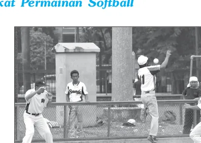 Gambar 2.1 Permainan softball
