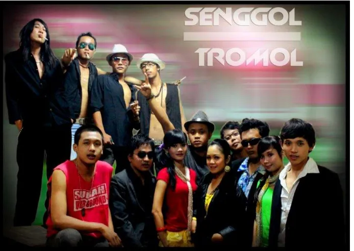 Gambar 4.5   : Personil Senggol Tromol Lama             (sumber:  dokumentasi Senggol Tromol, November 2010) 