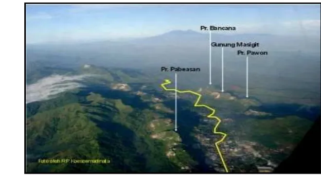 Gambar 4  Perbukitan di Karst Citatah. 