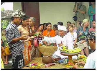 Gambar 2.5 Prosesi Agama Hindu 