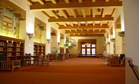 Gambar 8:   Zimmerman Library West Wing, salah satu area Quiet Spaces (UNM, 2013)  