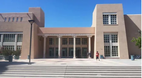 Gambar 2: Gedung Zimmerman Library 