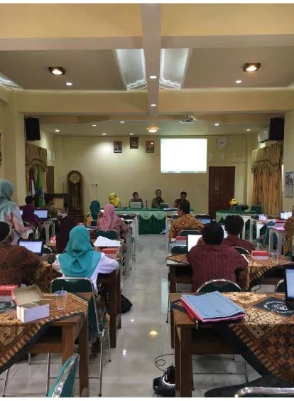 Gambar 1. Pelaksanaan pelatihan di aula SMK Muhammadiyah 1 Sukoharjo 