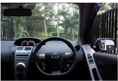 Gambar 10. View dari dalam mobil Toyota Yaris 