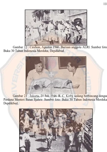 Gambar 22 : Cirebon, Agustus 1946. Barisan anggota ALRI. Sumber foto:  Buku 30 Tahun Indonesia Merdeka, Depdikbud