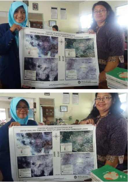 Gambar 5. Penyerahan media pembelajaran kepada Ibu Dra. Th. Nanik S., M.Pd selaku guru coordinator untuk Tim PPL UNY SMA N 1 Imogiri Semester Genap 2016