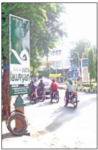 Gambar II:    biilboard  Batik Putra Laweyan   yang di tempatkan di jalan Gajah Mada Solo