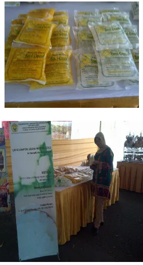 Gambar 10.  Berbagai macam produk nata dalam gelar produk di Festival Tegal Boto, Universitas Jember tanggal 5-8 Nopember 2015 