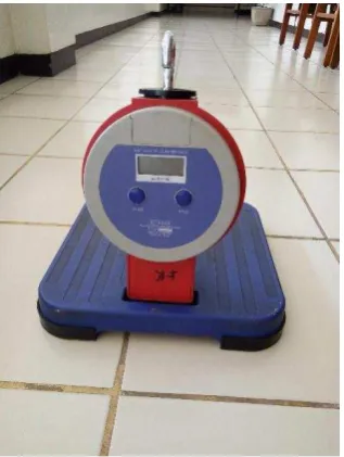 Gambar 2 Leg and Back Dynamometer 