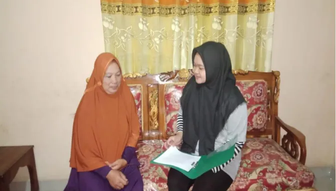 Gambar 1 : Wawancara dengan Ibu Tri Suparni, Kerabat terdekat dari Hanif Fadil Dinata  (5 tahun) 