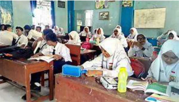 Foto 7. Penulis mengobservasi proses pembelajaran di SMP Negeri 3 Batanghari  Lampung Timur pada Tanggal 18 Juli 2018, Pukul 10:00 WIB