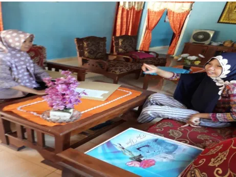 Gambar 1. Foto Wawancara dengan Eva Kurniasih Ketua Risma Al-Mutaqin  (Dokumentasi tanggal 8 Januari 2018) 