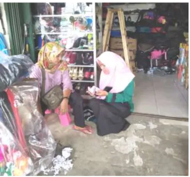 Foto 4.  Dokumentasi  hasil  wawancara  dengan  Ibu  Tutik  selaku Anggota BMT Al-Hasanah KCP Pekalongan